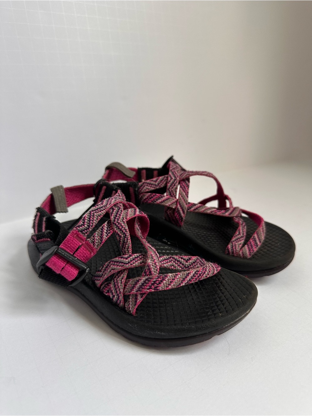 Chaco ZX1 Eco Tread Kids' Sandals with bright Pink Patterned Webbing Straps Size